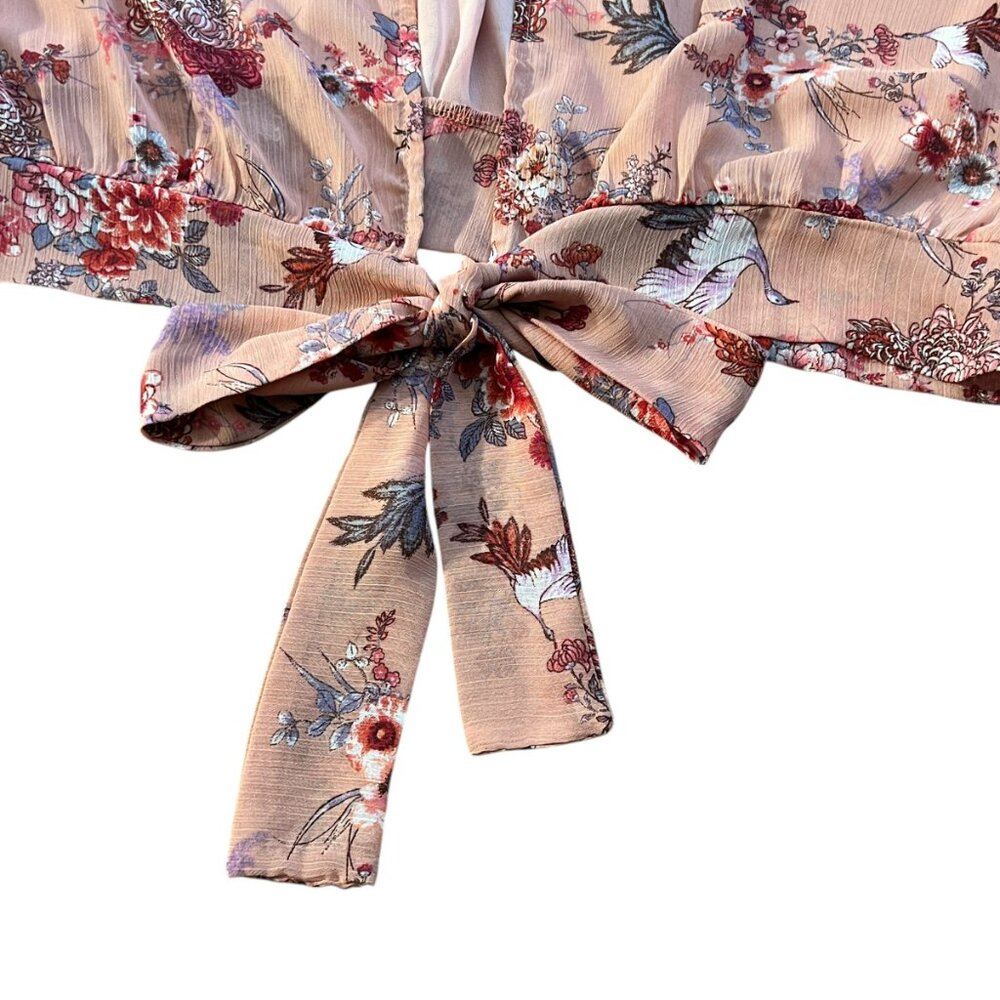 Gimmicks by BKE Buckle Ruffle Open Tie Back Boho Floral Top - Large - Picture 7 of 16